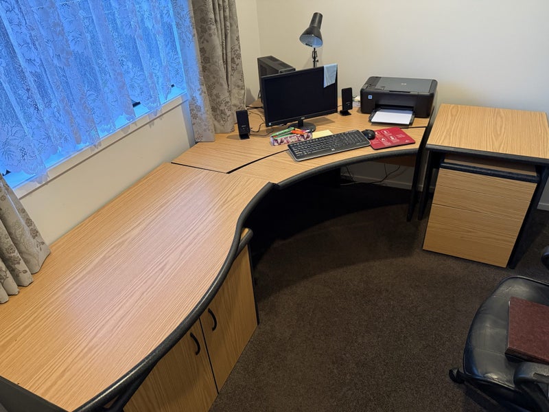 Corner workstation Carousel 1