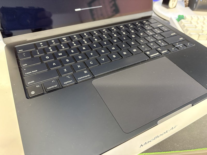 MacBook Air 13 - M3 · 16 GB/512 GB · Midnight – Near-new, 6 months use62865822769923114