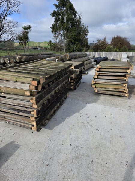 Timber Balustrade panels Carousel 2