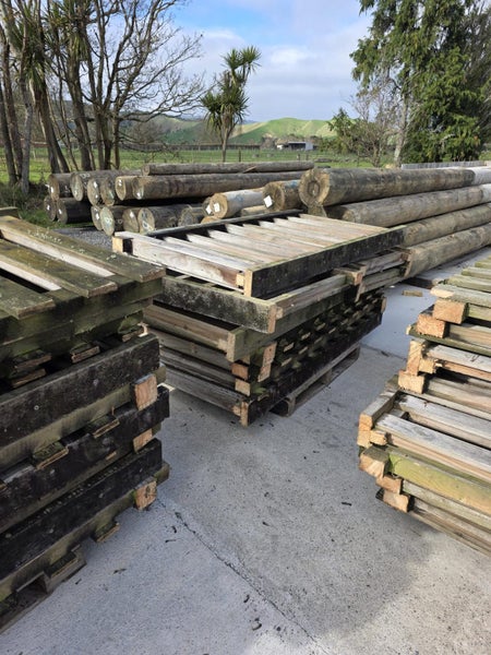 Timber Balustrade panels Carousel 3