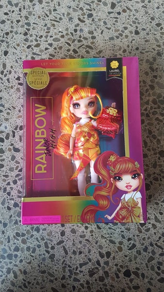 Stunning Rainbow Junior High Laurel De'vious Boxed Doll Carousel 9