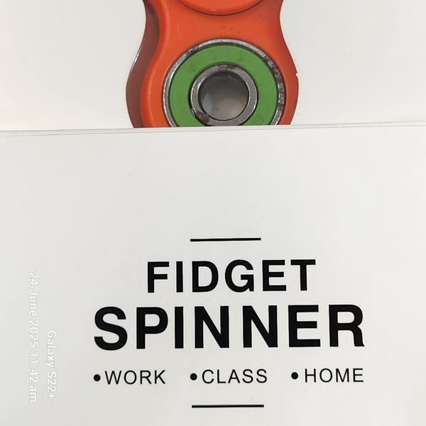 Fidget Spinners & Glitter putty Carousel 2