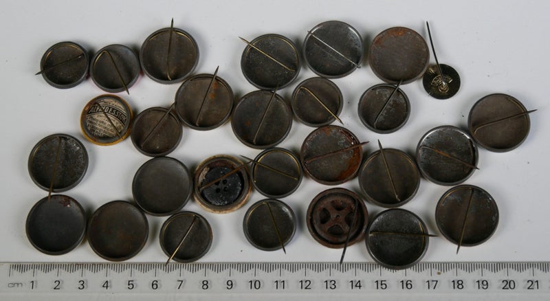 Large Collection of Vintage Australian Charity / Appeal Pins Carousel 2