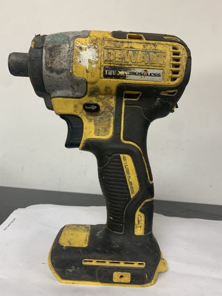 Dewalt DCF886 Brushless 1/4 Impact Driver Carousel 1