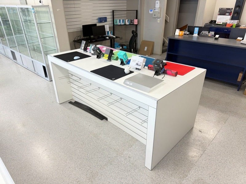 Large Display table or Work bench62930695105537111