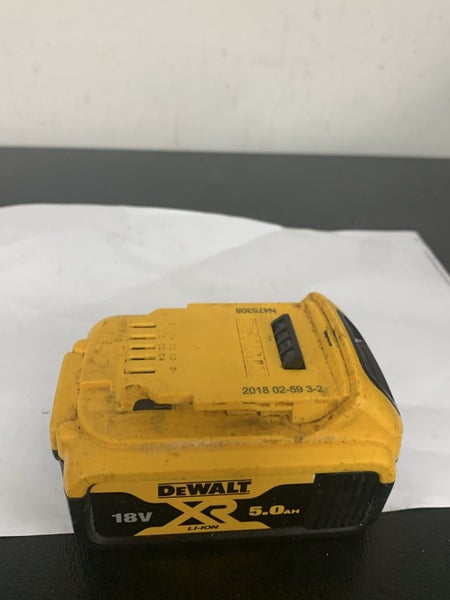 DeWALT 18V 5.0AH DCB184 XR Battery Carousel 2