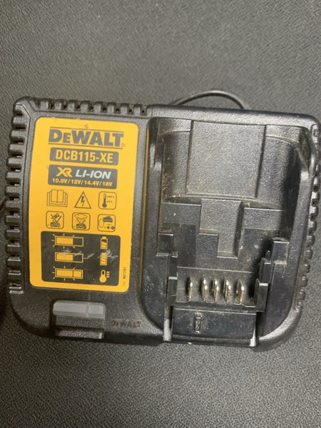 2021 Dewalt DCB115 12V 18v - 20V MAX* Charger Carousel 2
