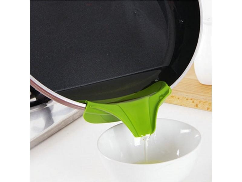 WALFOS Silicone Soup Funnel Kitchen Gadget Anti-Spill Edge Water Deflector Carousel 2