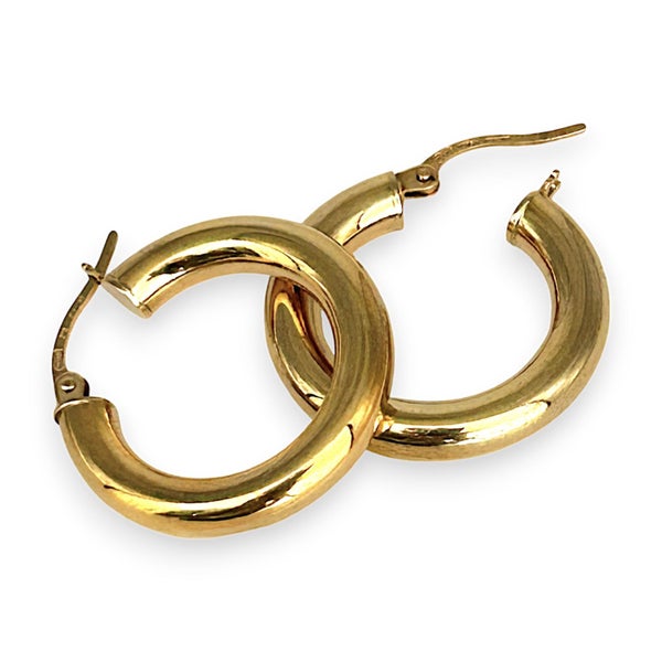 9K Gold 3.8X22.6mm Verona Polished Hoop Earrings. R # 69362938586084481111