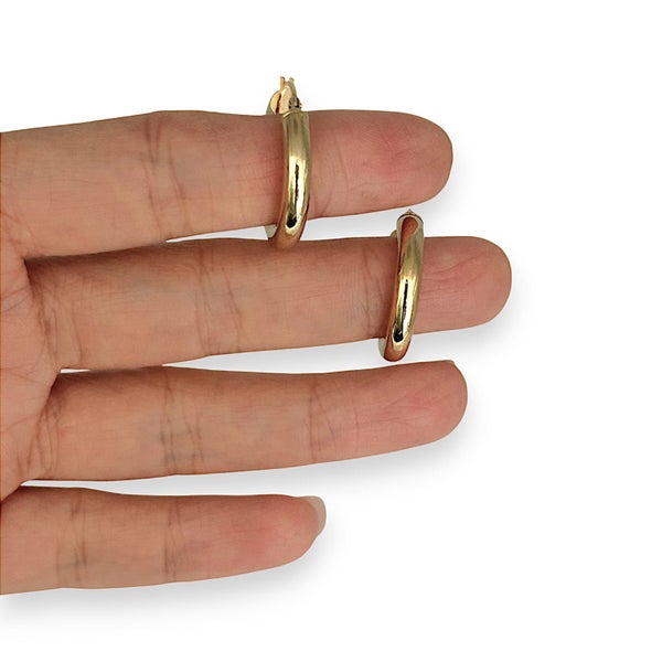9K Gold 3.8X22.6mm Verona Polished Hoop Earrings. R # 69362938586084481114