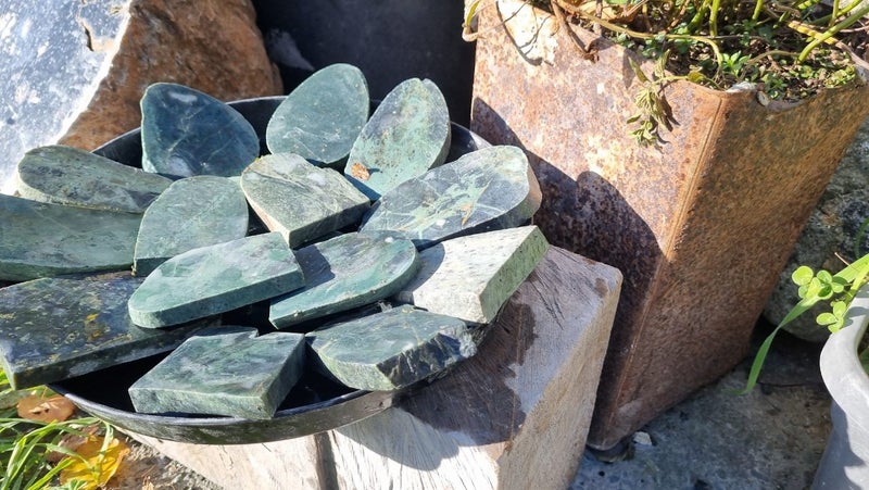 Greenstone slabs Carousel 2