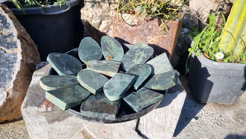 Greenstone slabs Carousel 1