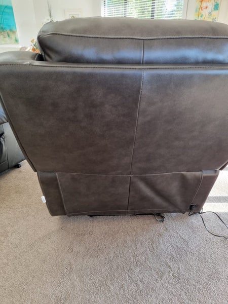 large leather La-z-boy62863844237954113