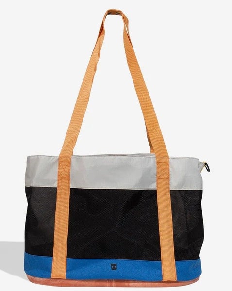 Pet Carrier Carousel 1