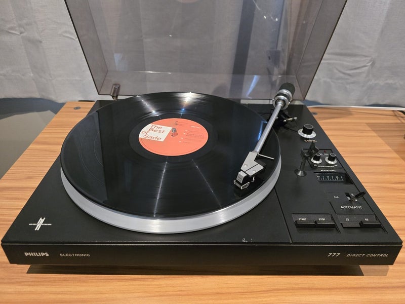 Philips 22AF-777 Automatic Turntable Carousel 1