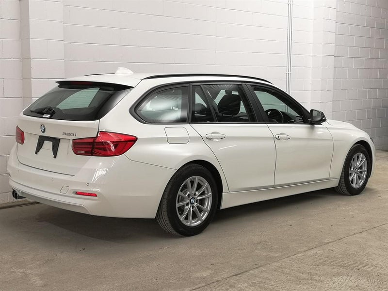 2016 BMW 320i Wagon Sports with Low KM62864757076481111