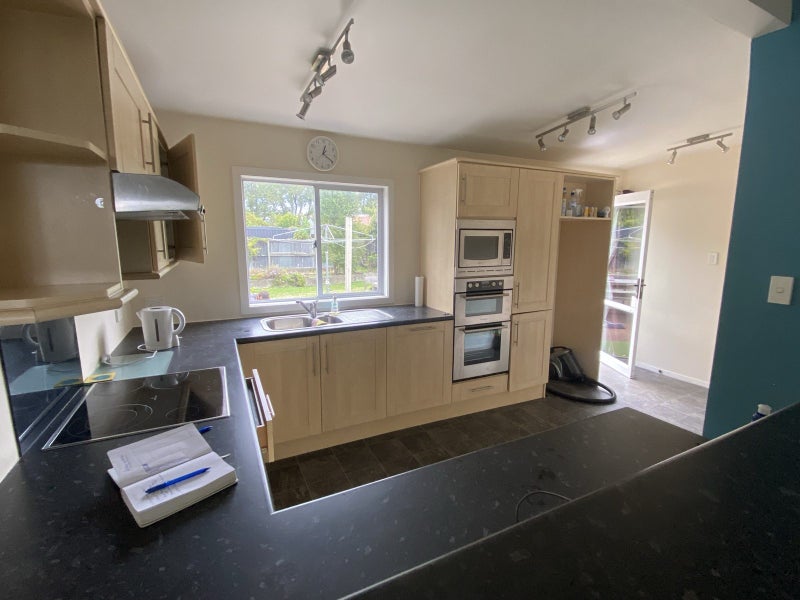 $1 No Reserve Complete Kitchen - with some appliances Carousel 1