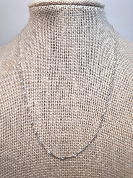 Jewellery Clearance - Eye-catching Silver Twisted Curb Chain - 40cm Carousel 1