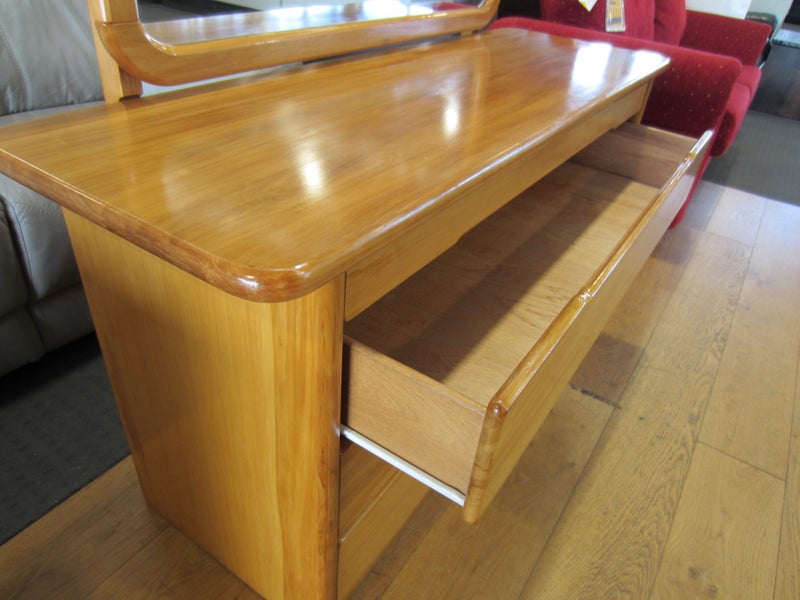Solid Rimu Four Drawer Dressing Table Carousel 9