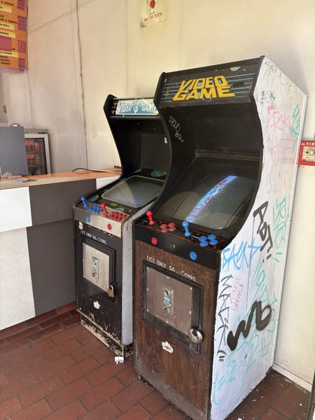 2 x arcade machines rough Carousel 1