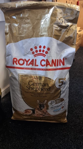 Royal Canin dog food Carousel 1
