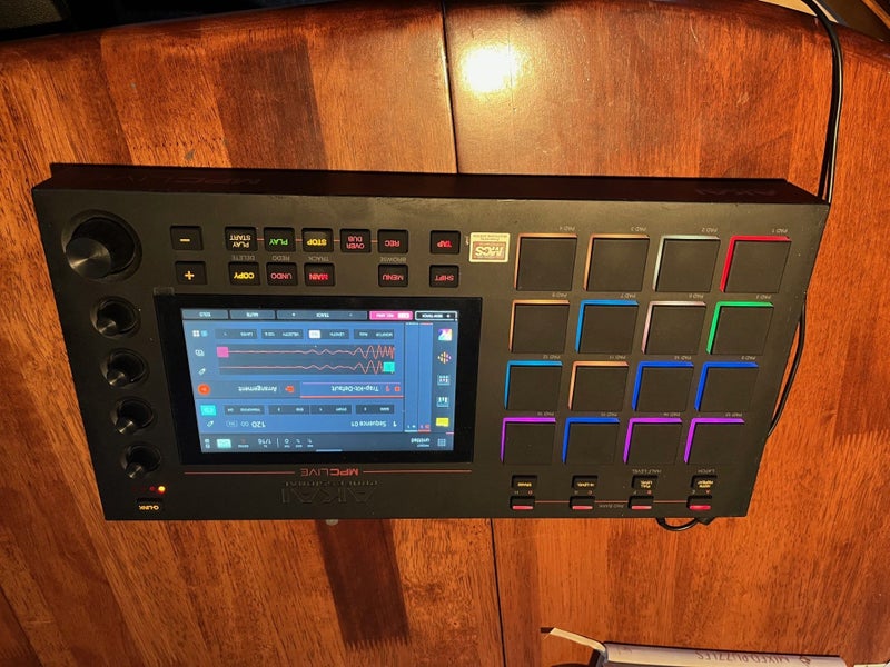 Akai Pro Live Standalone Drum/sampling machine62864732195587111