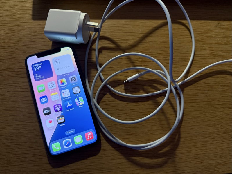 Working iPhone 11 Pro 64GB $1 reserve62938585885698113