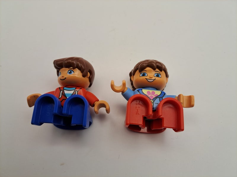 DUPLO LEGO - Figures 2 x CHILDREN Figures Carousel 6