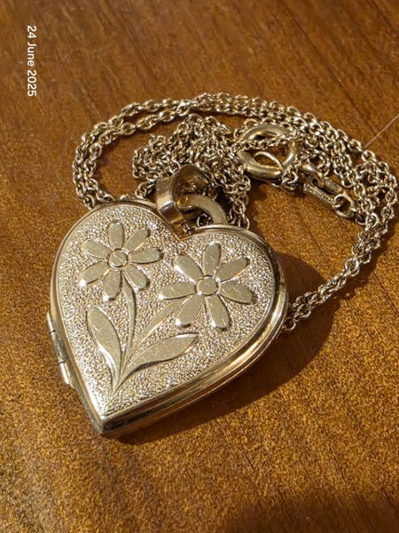 $1 Vintage 9ct Rolled Gold Heart Locket and RG Chain 8.41gm Carousel 1