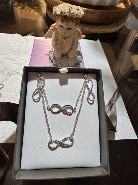 Silver set jewellry ( Michael Hill) Carousel 1