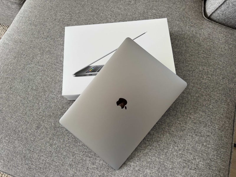 MacBook Pro 15” | Late 2016 | 2.9Ghz Quad-Core Intel | 16 GB Memory | 500GB Stor628632220673291127