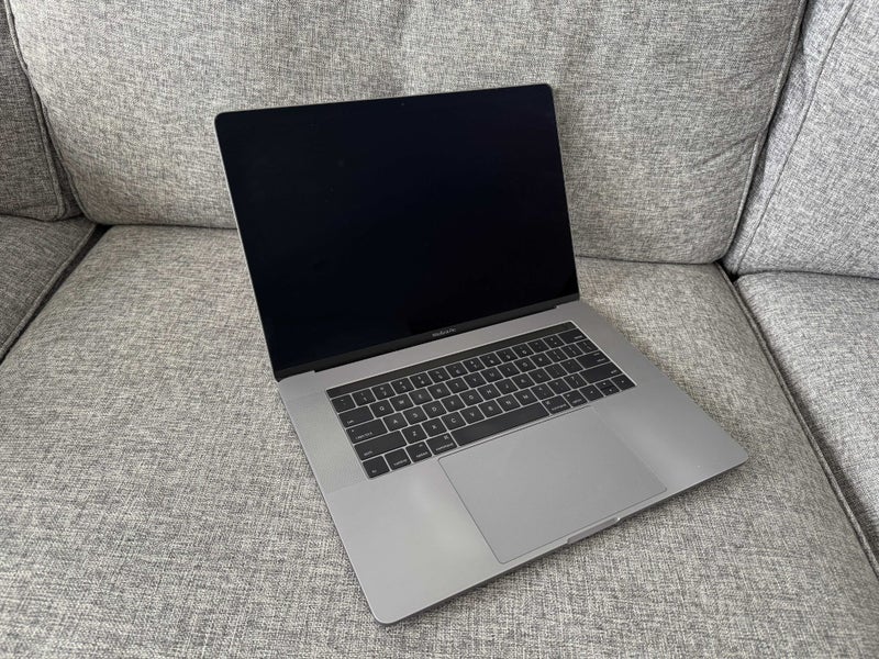 MacBook Pro 15” | Late 2016 | 2.9Ghz Quad-Core Intel | 16 GB Memory | 500GB Stor62863222067329112