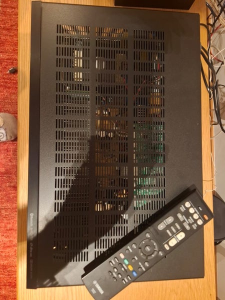 Yamaha RX-V385 AV receiver & amp Carousel 6