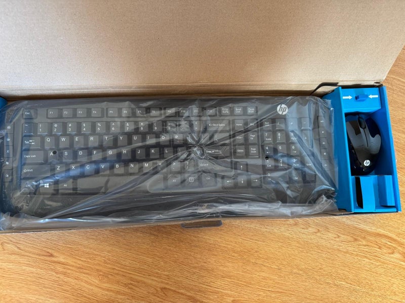 Hewlett Packard Wireless Keyboard and Mouse 300 Combo Carousel 3