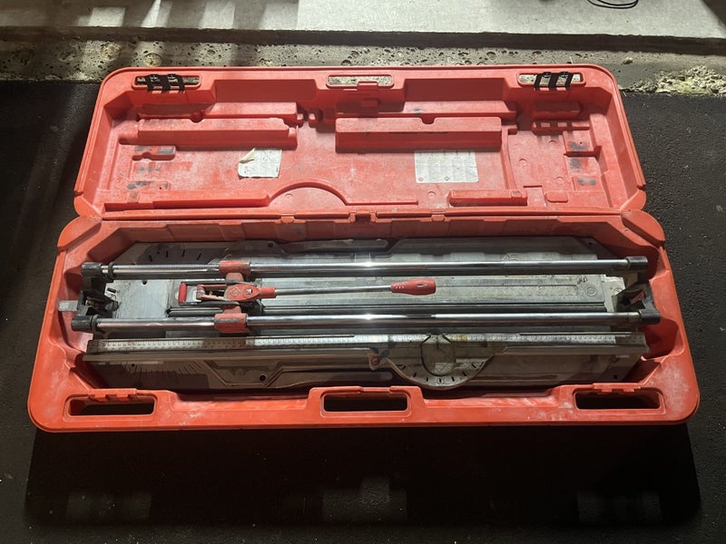 TX 900 tile cutter Carousel 1