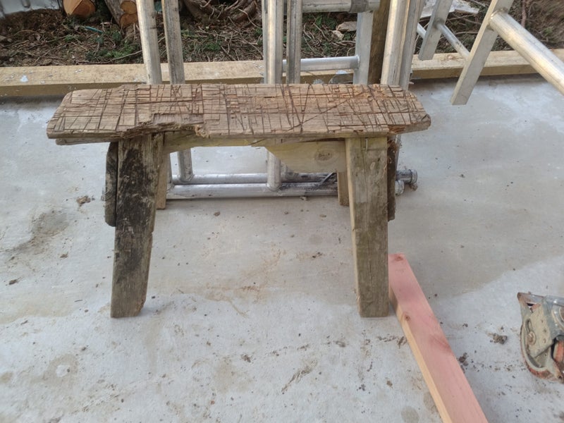Saw stool Carousel 1