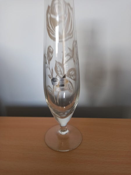Glass vase62863237298050119
