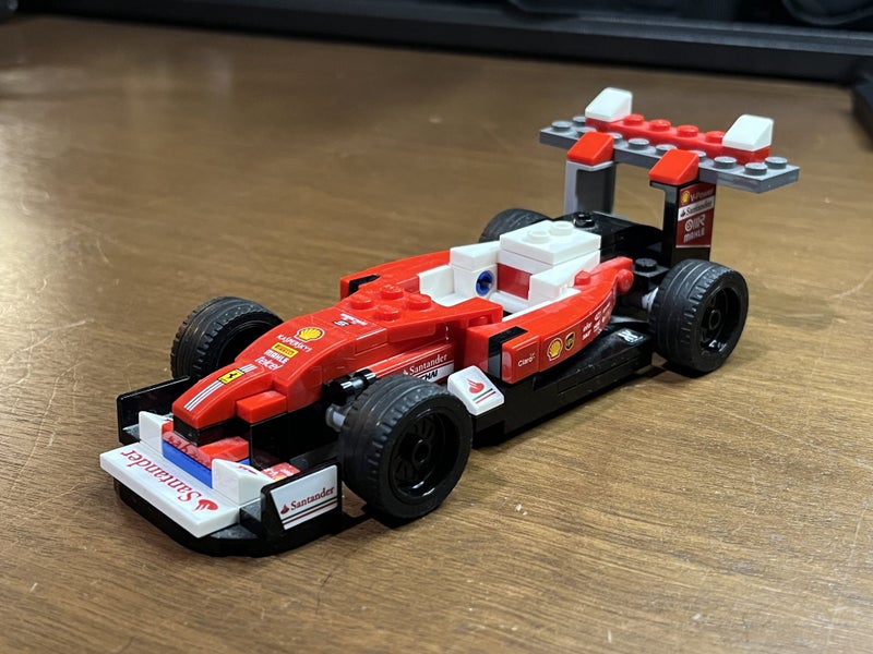 LEGO - 75879 LEGO Speed Champions Scuderia Ferrari SF16-H Carousel 1