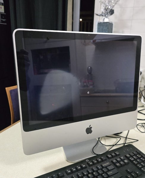 Apple computer $1 reserve Carousel 16