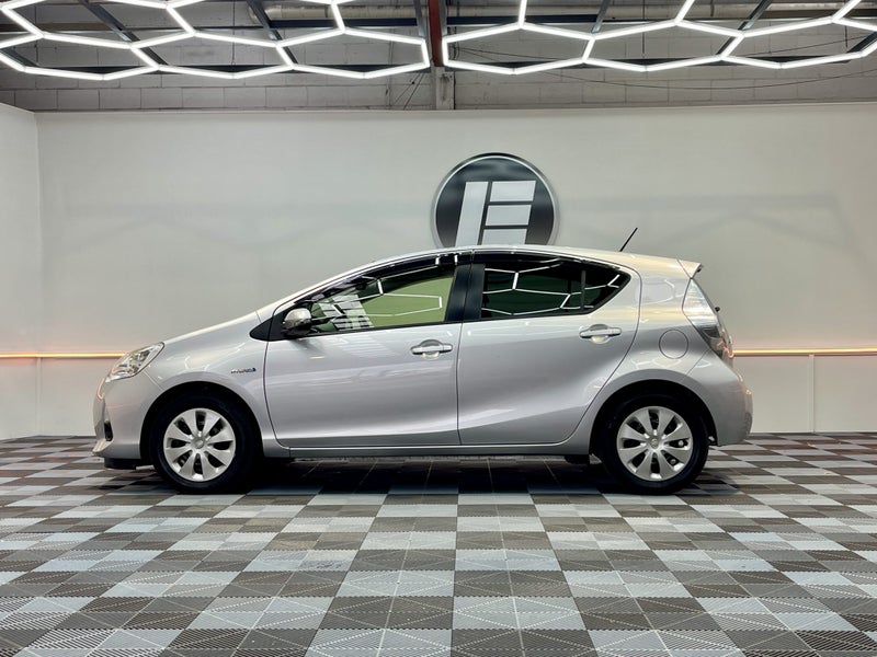 2014 Toyota Aqua S HYBRID TOWN CAR62866854540290114