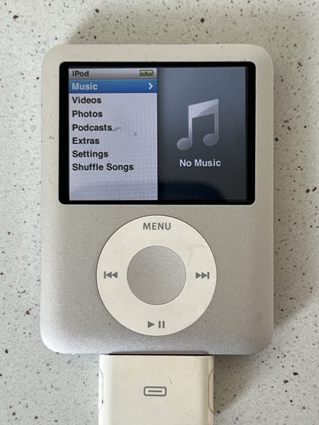 iPod Nano 3rd Generation 4GB Carousel 2