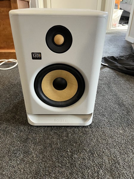 KRK 7’ Studio monitors Carousel 1