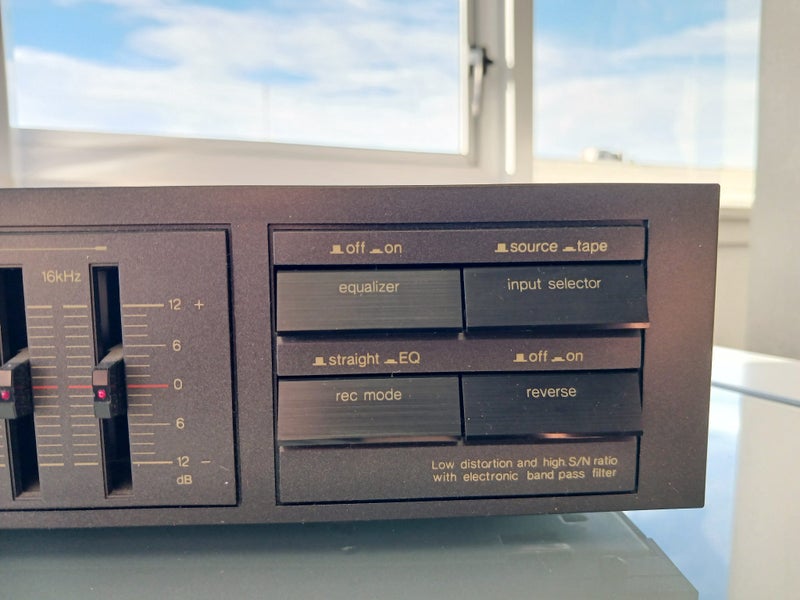 Technics Stereo Graphic Equalizer Carousel 2