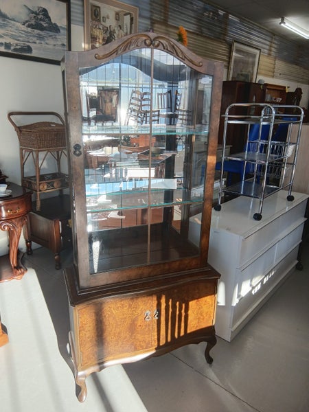 1335 BURR WALNUT SECRETAIRE Carousel 1