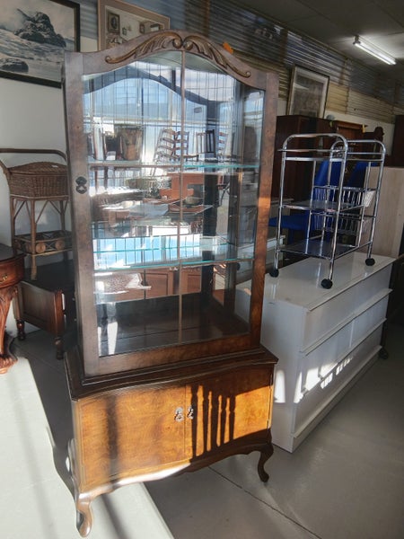 1335 BURR WALNUT SECRETAIRE Carousel 2