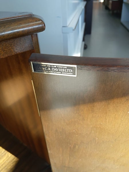 1335 BURR WALNUT SECRETAIRE Carousel 8