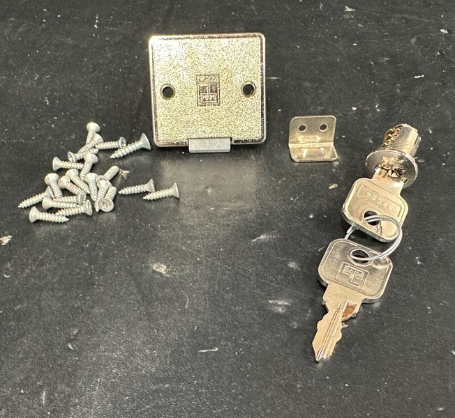 Cupboard Lock Set With Key - $1 Reserve (PU25 Cubby) Carousel 1