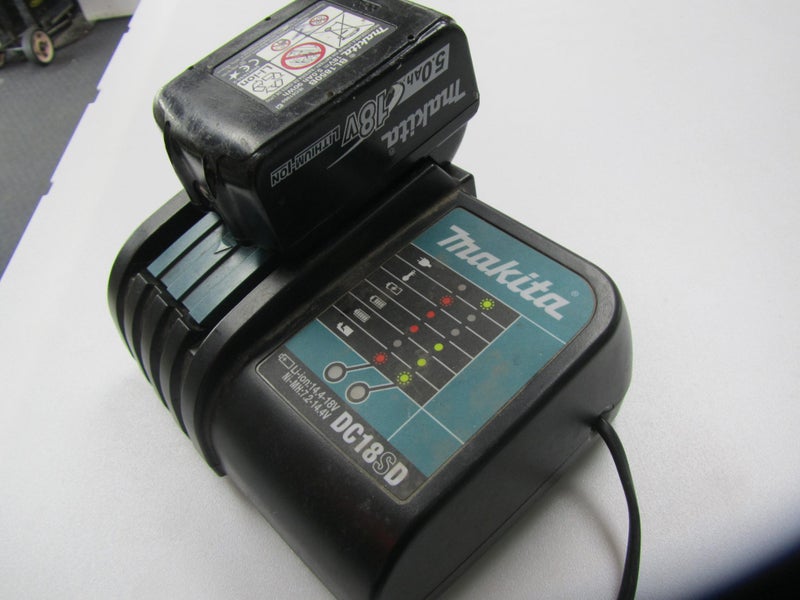 Makitan 18v Charger and 5.0Ah Battery628632189808651118