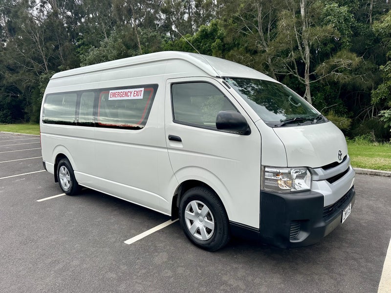 2018 Toyota Hiace Minibus Td628647531590411121