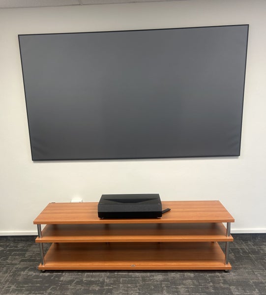 Projector and Screen62939540242050112